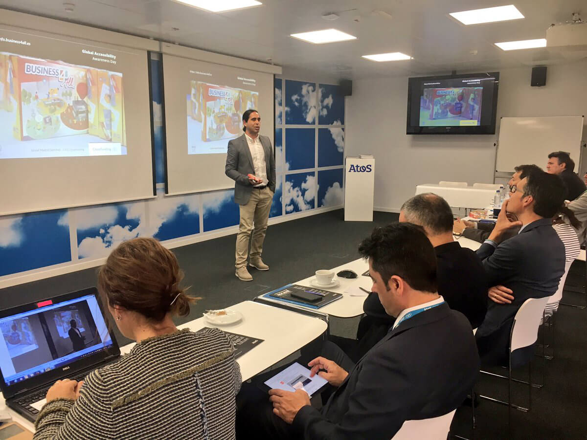Fotografía de Jaisiel en una sesión de Business4ALL en la empresa multinacional ATOS